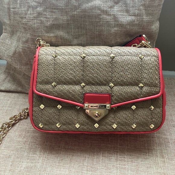 Michael Kors Handbags - NWT Micheal Kors SoHo Crossbody/Shoulder bag